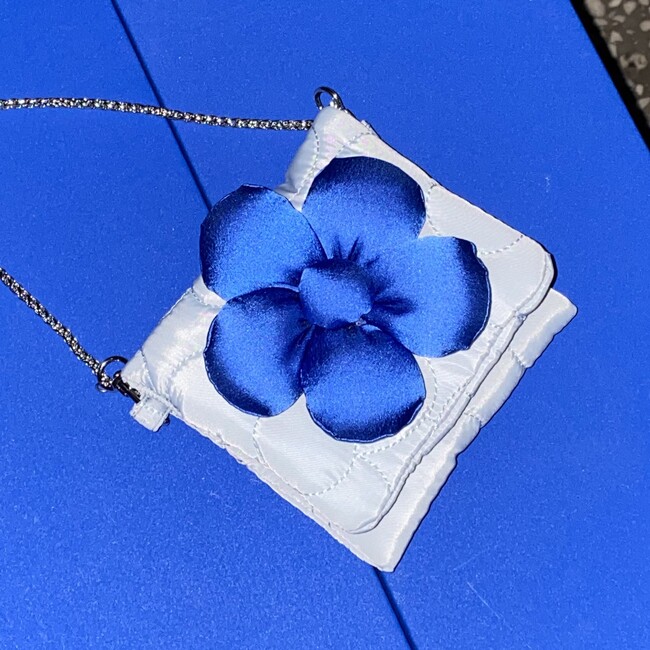 FLOWER PADDED BAG (BABY BLUE)